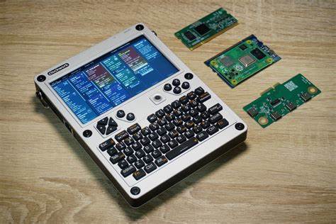 探索如何利用Cyberdeck打造便携式黑客模拟器,了解硬件选择、系统优化与软件兼容性挑战,揭示便携式黑客技术的无限可能。
