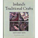 回顾大卫·肖史密斯如何通过影像记录爱尔兰传统手工艺,探讨手工艺濒危、传承与当代保护策略,为文化遗产保护与手工艺复兴提供启示。
