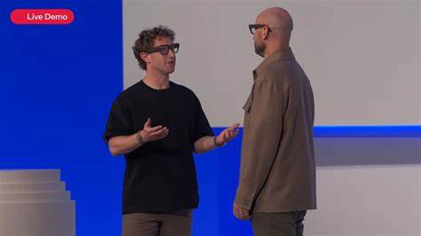 Meta最新智能眼镜发布会上多次演示失败引发广泛关注,Meta首席技术官Andrew Bosworth亲自解释故障成因与技术挑战,揭示智能穿戴设备发展中的关键问题与未来展望。
