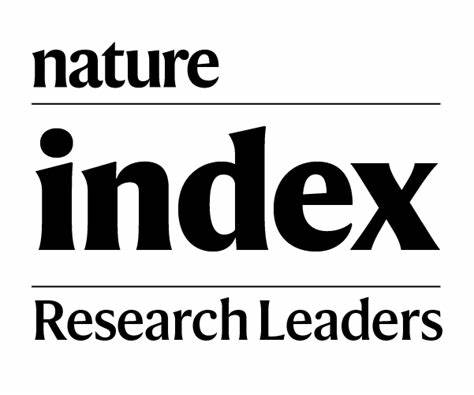 2025年Nature Index数据显示,中国在世界顶尖科研领域的贡献大幅领先于美国,反映出全球科研格局正经历深刻变化。美国资金削减和政策动荡导致其科研实力下降,而中国凭借庞大的人才储备和持续投入快速崛起,推动亚洲其他国家科研水平同步提升,全球科研创新中心逐步向东转移。
