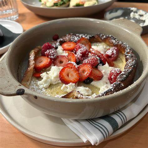 深入解析贝尔维尤餐饮版图,梳理必尝料理、代表餐厅与就餐攻略,帮助读者在东岸城市中发现多元风味与用餐体验
