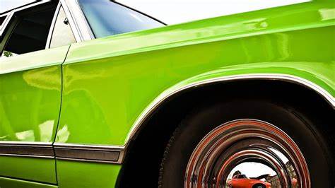 随着财富的积累,越来越多的超富豪开始将目光投向定制豪车。这些专属打造的汽车不仅代表着身份和品味,更成为了一种独特的投资方式,彰显个性和传承价值。定制豪车市场的兴起反映了现代奢侈品消费的深层变化,同时展示了汽车行业的新发展方向。
