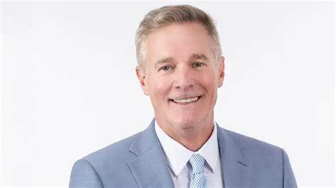 围绕Arax旗下Ashton Thomas收编Sarasota团队并委任Day Hagan联合创始人担任首席投资官,深入剖析交易背景、双方战略协同、财富管理并购热潮、模型驱动投资策略及对客户与行业的长期影响
