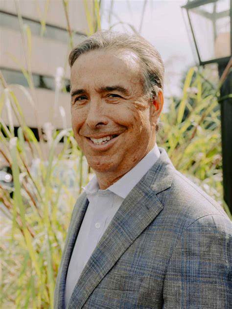 深入探讨Cresset将客户放在首位的经营理念,以及这一理念如何推动企业可持续发展和市场竞争力的提升。了解客户优先策略在现代商业环境中的重要性和实施方法。
