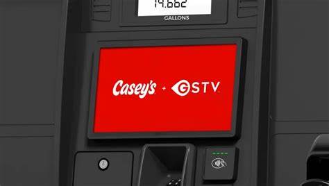 解析 Casey's 与 GSTV 的合作如何通过加油泵视频内容扩展 Casey's Access 零售媒体网络的触达与变现能力,探讨对品牌主、店内运营与数据驱动广告的影响以及未来发展趋势
