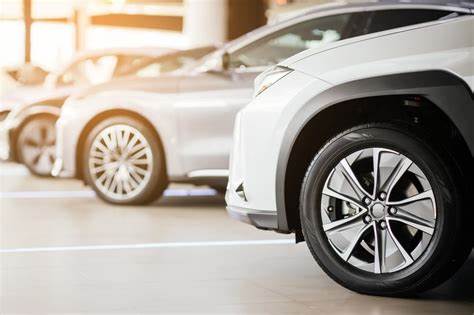 深入解析公司车辆自然利益的计算方法及其对员工和企业的税务影响,结合BDO的专业见解,为企业提供实用的税务优化建议和最新政策更新。
