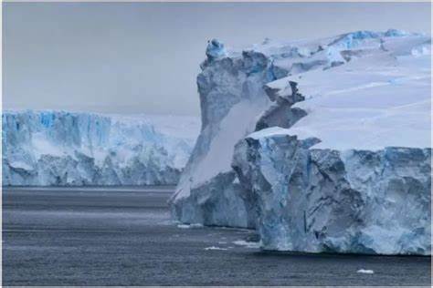 深入揭开南极这块地球最神秘大陆的面纱,了解它的自然环境、生态系统、人类活动以及科学研究的重要意义,探索这个世界尽头带给我们的独特魅力与未来潜力。
