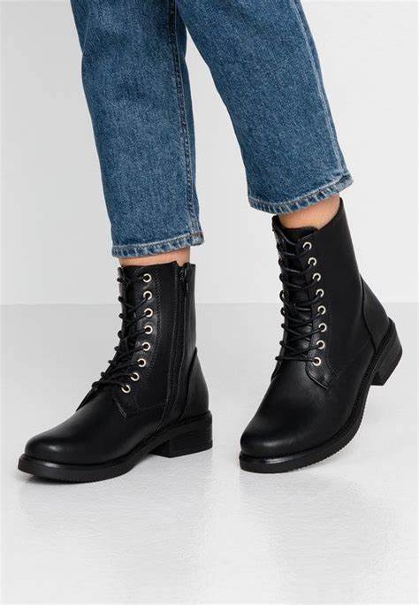 深入了解Zalando在中国市场的崛起,探讨其如何通过丰富的鞋履和时尚产品满足消费者多元化需求,揭示线上购物的独特优势及未来发展趋势。
