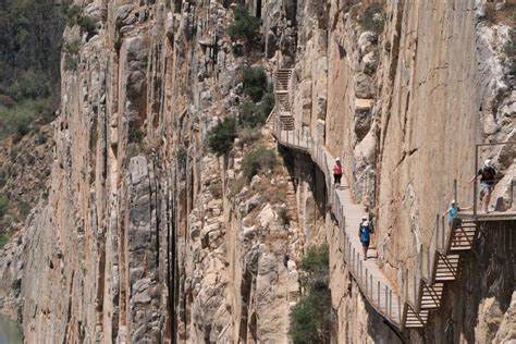 深入解析卡米尼托德尔雷官方购票平台流程,包含票种选择、购票须知及游览注意事项,帮助游客顺利规划行程,尽享这一世界著名徒步胜地的独特魅力。
