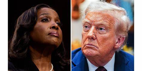 全球金融市场近期表现强劲,多国股市普遍上涨,美国主要股指屡创新高,投资者对未来经济前景充满期待。本文深入剖析全球市场走势,美国股指创纪录背后的原因及其对投资者的潜在影响。
