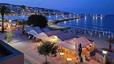 锡提亚,位于克里特岛的东部,凭借其独特的地理位置、丰富的历史遗迹和纯净的自然环境,成为探索克里特东部及周边区域的理想基地。深入了解这座城镇为何逐渐受到游客青睐,及其作为旅游出发点的诸多优势。
