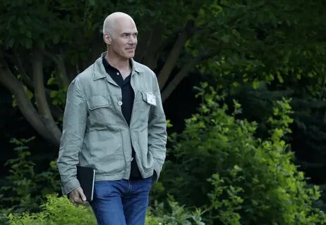 探讨一支拥有94年历史的传统基金,如何通过投资热门加密货币相关股票,将5亿美元本金扩大至62亿美元,揭示其中的投资策略和行业趋势。
