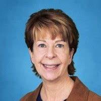 深入探讨Becky Newcomb作为资深营销副总裁的职业生涯与领导力,解析其在营销领域的独特见解与成功策略,展示她如何推动企业品牌成长与市场竞争力提升。
