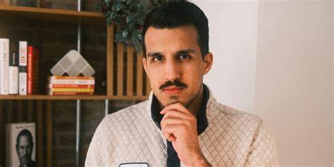 探讨一家AI创业公司创始人为何坚定支持支付高额H-1B签证费用以吸引国际顶尖人才,以及这一举措对企业发展的深远影响和行业趋势分析。
