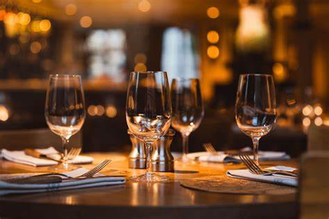 覆盖金县高级餐饮的精选指南,结合Yelp使用技巧、菜品与酒水搭配建议、预订与用餐礼仪等实用信息,帮助读者在西雅图及周边挑选适合庆祝、商务与私密用餐的高品质餐厅
