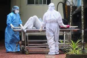 近期,一场高致死率病毒的爆发引发了全球关注,专家警告旅行者在食品和饮料方面需提高警惕。本文将深入分析该病毒的传播途径、防护措施及旅行建议,助您安全度过假期。
