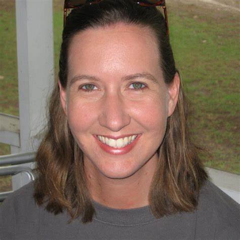 深入了解Instagram上的热门人物Christie Greene,她如何通过日常分享和独特视角赢得众多粉丝的喜爱,揭秘她的生活方式、内容创作以及社交媒体影响力。
