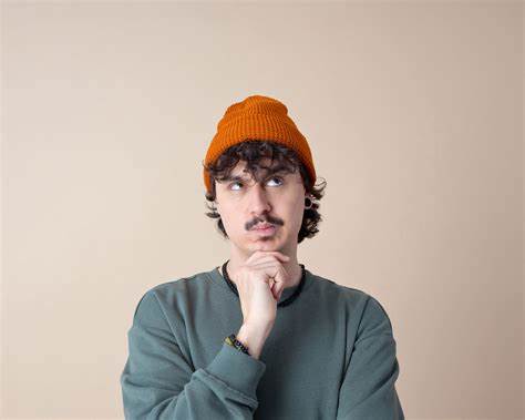 探索适合Z世代投资者的优质股息科技股票,了解这些公司如何在技术创新与稳定收益之间实现平衡,助力年轻投资者建立长期财富。本文深入分析五只备受关注的股息科技股,从公司发展前景到股息增长潜力,为投资新手提供切实可行的选股建议。
