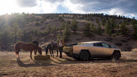 解析美军与德国当局为何认定特斯拉Cybertruck无法在欧盟取得型式认证与上牌许可,剖析被动安全与行人保护的法规冲突、对驻欧美军与消费者的实际影响,以及制造商与车主可行的应对策略与未来走向。
