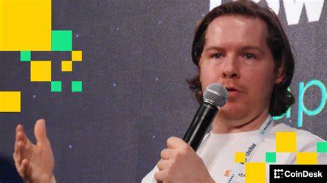 解析Maple Finance与Elwood Technologies合作的背景、技术实现、对机构投资者的吸引力以及对加密资产信贷市场的潜在影响,探索通证化债券、风控、托管与合规等关键要素。
