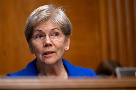 探讨为何长期批评加密货币的参议员伊丽莎白·沃伦会与加密行业结盟,共同反对一项由特朗普提出的法案,分析双方利益交汇点、法案可能带来的风险、对监管框架的潜在影响以及下一步走向。
