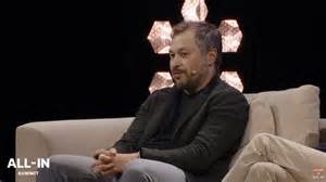 随着量子计算技术的迅速发展,区块链世界面临前所未有的安全挑战。Solana 联合创始人 Anatoly Yakovenko 对量子计算可能对比特币加密技术带来的威胁发出严峻警告,强调比特币亟需迈向量子抗性签名方案,以保障其未来的安全性和稳定性。
