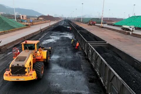 全球能源结构转型正在加速,然而廉价中国煤炭的供应却在一定程度上阻碍了减碳目标的实现,影响能源消费和环境保护进程。探讨煤炭市场的现状、中国煤炭的竞争力以及其对全球减排和能源政策的深远影响。
