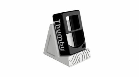 深入了解Thumby微型游戏机的改造方法与技巧,揭示如何通过软硬件的创新结合提升设备性能与玩法体验,激发游戏开发者与爱好者的创意灵感。
