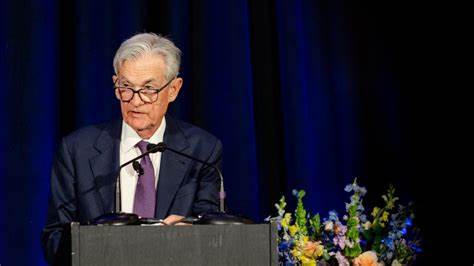 本文深入分析了美联储主席鲍威尔关于关税对消费者影响的最新表述,探讨关税成本传导机制及其对通胀和经济的潜在影响,助力读者全面了解当前贸易政策和宏观经济形势。
