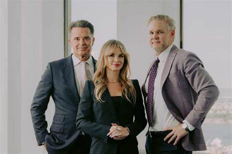 随着全球经济环境的复杂变化,'轻微滞胀'现象逐渐显现,究竟何为'轻微滞胀',它对个人和企业意味着什么,以及我们该如何应对这一局面,本文深入探讨相关原因和应对方案,助您掌握经济趋势,优化财务决策。
