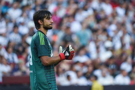 卡卡全面数据与荣誉纵览:从圣保罗到米兰再到皇马与MLS的传奇轨迹
