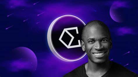 亚瑟·海耶斯近期大手笔购入Ethena代币接近一百万美元,在Hyperliquid的USDH稳定币关键投票前引发市场关注。本文深入解析此次投资背后的战略意义、Ethena及其竞逐USDH稳定币的生态地位及未来发展前景。
