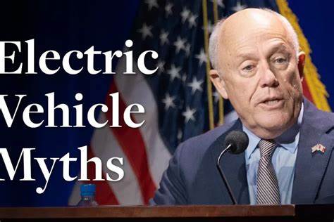 探索电动汽车政策与个人自由之间的关系,深入剖析马克·P·米尔斯关于电动汽车强制令的独到见解,探讨该政策对社会、经济和环境的多重影响。
