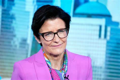 花旗集团首席执行官对当前经济形势作出积极评估,认为未来并购活动将回暖,经济衰退的风险正在减弱,推动资本市场信心增强和企业投资活跃。
