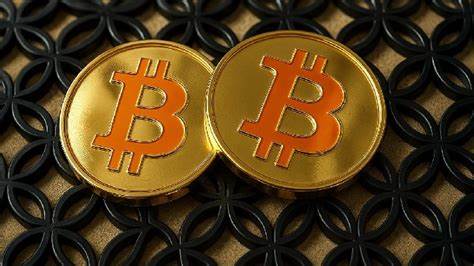 探讨比特币价格突破114000美元关键支撑位后,市场趋势和投资者情绪的变化,以及未来可能的价格走势和影响因素,解析背后的链上数据和宏观经济背景,展望比特币的长期前景。
