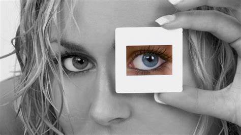 白内障手术是改善视力的重要手段,术后合理的护理与生活习惯对康复效果起着关键作用。了解术后常见反应、生活注意事项及恢复过程,有助于患者更好地适应新视界,保障眼部健康与生活质量。
