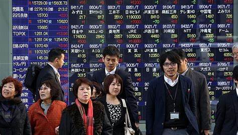 最新调查显示,基金经理的乐观情绪达到七个月来的最高点,表明股票市场的信心明显增强,投资者对未来经济和市场表现充满期待。本文深入分析了基金经理看多股票的主要原因及其对投资市场的影响。
