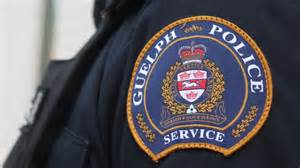 报道一名圭尔夫居民因社交媒体冒用安大略省省长道格·福特形象的广告陷入加密货币投资骗局,损失约90,000美元(约128,000加元)。本文解析案件过程、揭示常见骗术手法、提供实用防范建议与受害后应采取的具体步骤,助读者提高防骗意识并有效保护数字资产。
