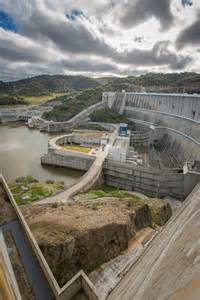 AES股价暴涨16.8%:38亿美元收购传闻下的能源并购风云
