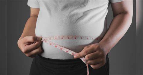 最新丹麦大型研究显示,体重过轻的人群在死亡风险上可能高于超重者,挑战了传统关于体重与健康风险的认知,并强调个体化健康管理的必要性。本文深入探讨研究发现及其背后的科学依据,为读者揭示体重管理的新视角。
