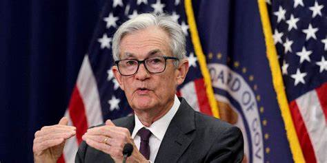 深入解析当前美联储面临的复杂经济环境,探讨其政策决策的难点以及未来可能的走向,帮助读者全面了解美联储在全球经济中的关键角色和影响。
