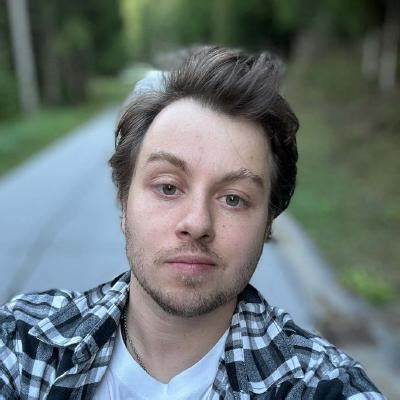 深入探讨Zig语言相较于Rust在开发命令行工具时展现出的实用优势与开发者体验,通过对内存管理、编译检查、安全性以及开发效率的比较,揭示为何Zig更适合快速、高效构建实用型应用。
