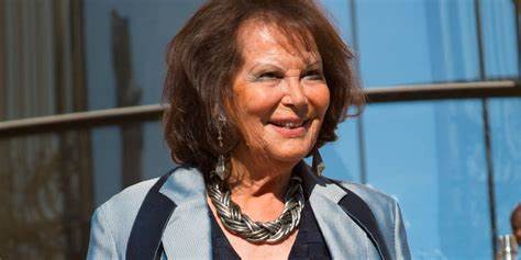 克劳迪娅·卡迪纳尔,这位活跃于意大利电影黄金年代的传奇女演员,于87岁高龄因心脏骤停去世。她参与了众多经典影片的拍摄,成为电影史上不可磨灭的标志性人物。她的艺术成就和独特魅力让她在欧洲乃至全球影坛享有崇高地位。
