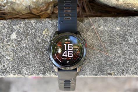 全面探讨Garmin全新Fenix 8 Pro系列在LTE通信、MicroLED显示技术及卫星消息功能方面的创新突破,解析其实际表现及用户体验,助力消费者做出明智选择。
