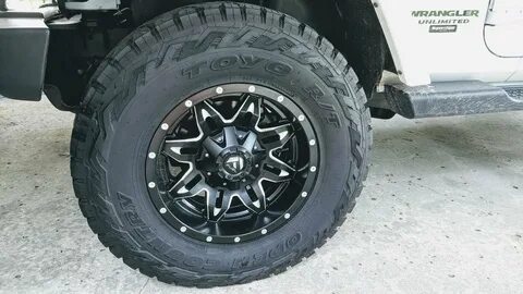 295/70RR18轮胎因其尺寸及性能优势成为轻型卡车和SUV车主的首选。本文详细介绍了295/70RR18轮胎的特点、主要品牌、选购技巧及维护要点,助力车主做出明智的轮胎选择。
