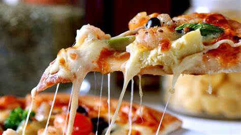 盘点万隆最值得走访的披萨店与口味推荐,从松露顶料到芝士爆棚,提供选店攻略、点餐建议与本地风味解析,帮你在城市里找到最合适的一片披萨。
