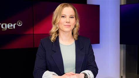 朱莉娅·鲁斯作为德国公共广播NDR的著名主持人,因其引发极大争议的节目《Klar》引发了广泛讨论。本文深入剖析她与NDR分道扬镳的背景、争议焦点以及德国媒体生态中的保守与进步之争。
