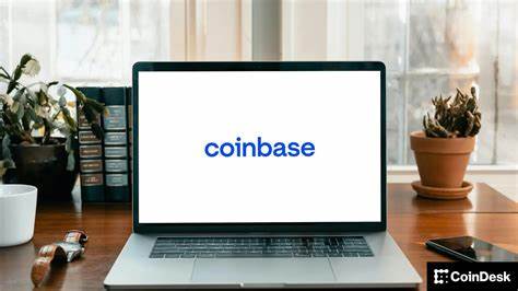 Coinbase的比特币抵押贷款自年初以来累计放款超过10亿美元,平均贷款规模约5.4万美元,公司拟将单笔借贷上限从100万美元提升至500万美元,本文深入分析该产品的用途、风险、市场影响与监管与合规挑战,为潜在借款人和行业观察者提供决策参考。
