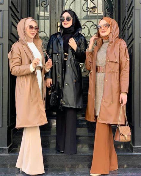 2024年秋冬阿拉伯裹袍时尚迎来丰富多彩的色彩潮流,结合优雅与实用,为女性带来灵感与美感。本文深入解析当季流行色彩趋势、搭配技巧及实用的时尚建议,助力塑造个性与魅力兼具的穿搭风格。
