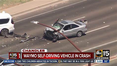 随着自动驾驶技术的普及,Waymo无人驾驶汽车再次引发关注,第二次涉及致命车祸,但经调查确认Waymo车辆无责任。本篇详细解析事故背景、无人驾驶汽车在交通安全中的角色及未来展望。
